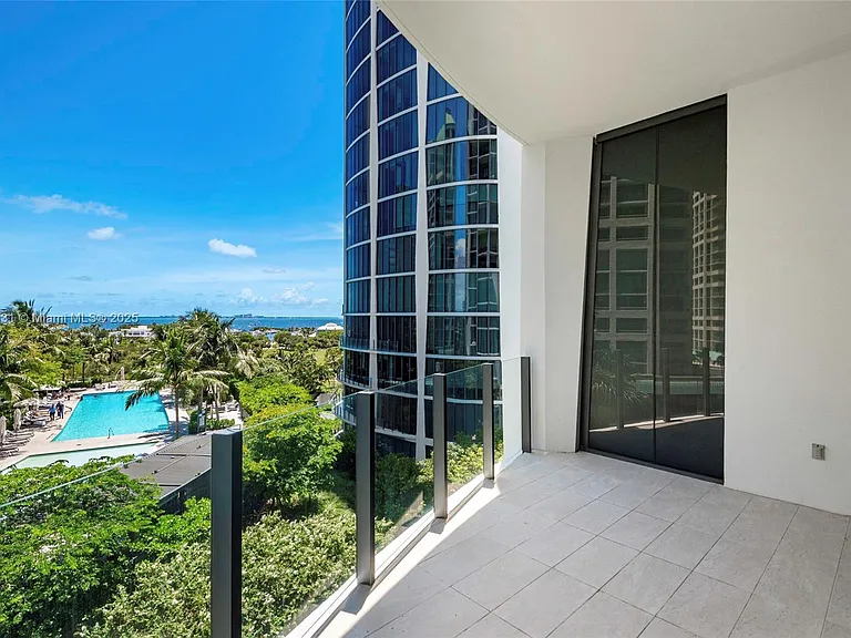 2821 S Bayshore Dr #7B — Photo 31