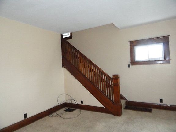 3rd image of 460 Brown St