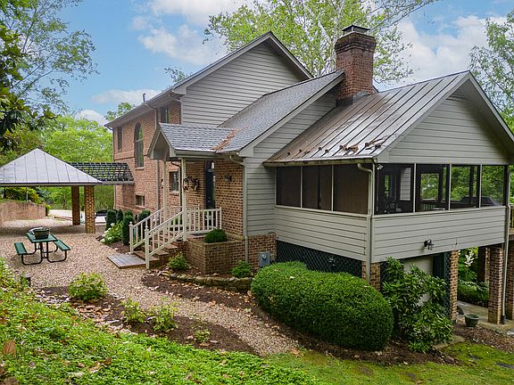 2nd image of 206 Overhill Dr