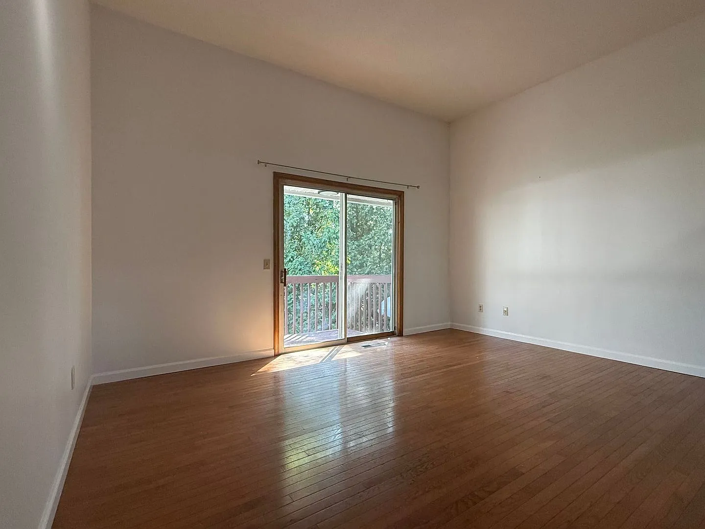 For Rent 2 bedroom, 1 bath — Photo 4