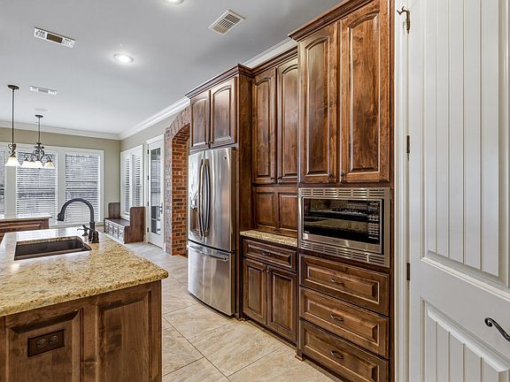 4th image of 2210 Llangeler Dr
