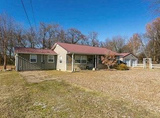 320 S Country Club Rd, Siloam Springs, AR 72761