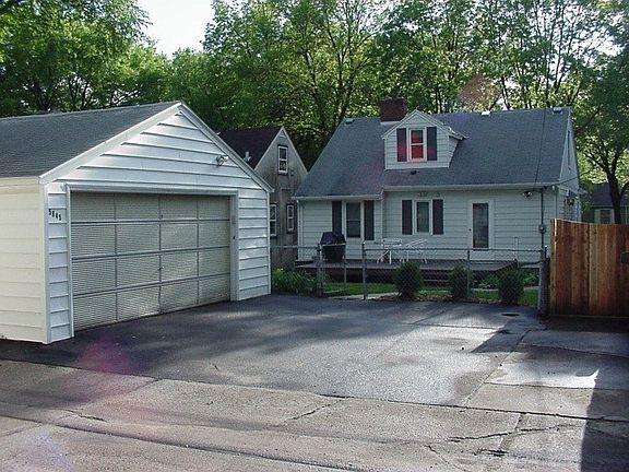 Back of house and 2 car garage