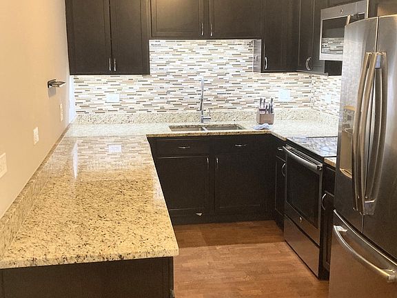 2nd image of 3033 N Sheridan Rd APT 903