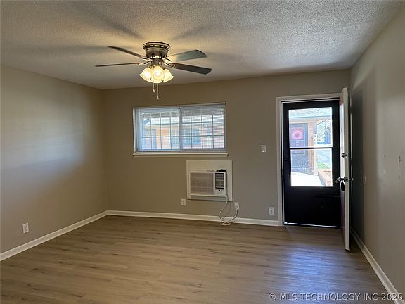 4th image of 1809 E 2nd St APT 12