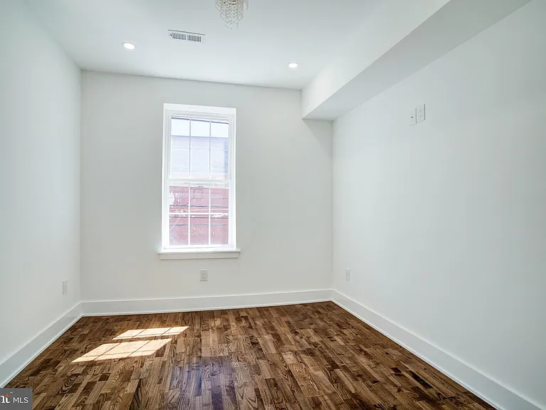 3038 Salmon St — Photo 17