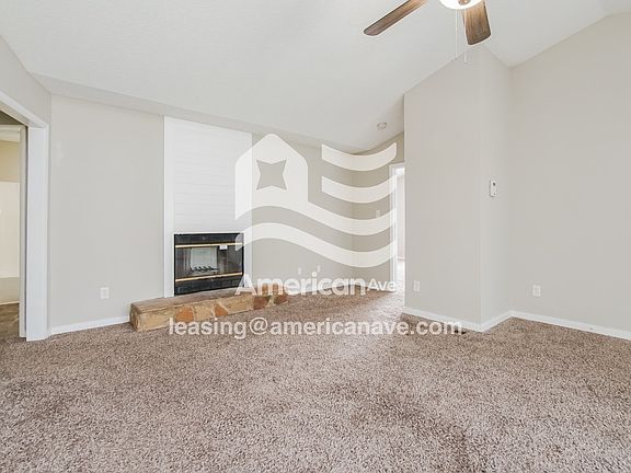 46839_003_living_room_12814019.jpg