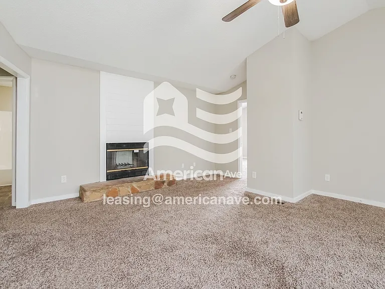 46839_003_living_room_12814019.jpg
