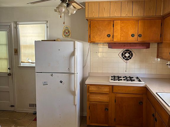 5th image of 708 Hughes Ave