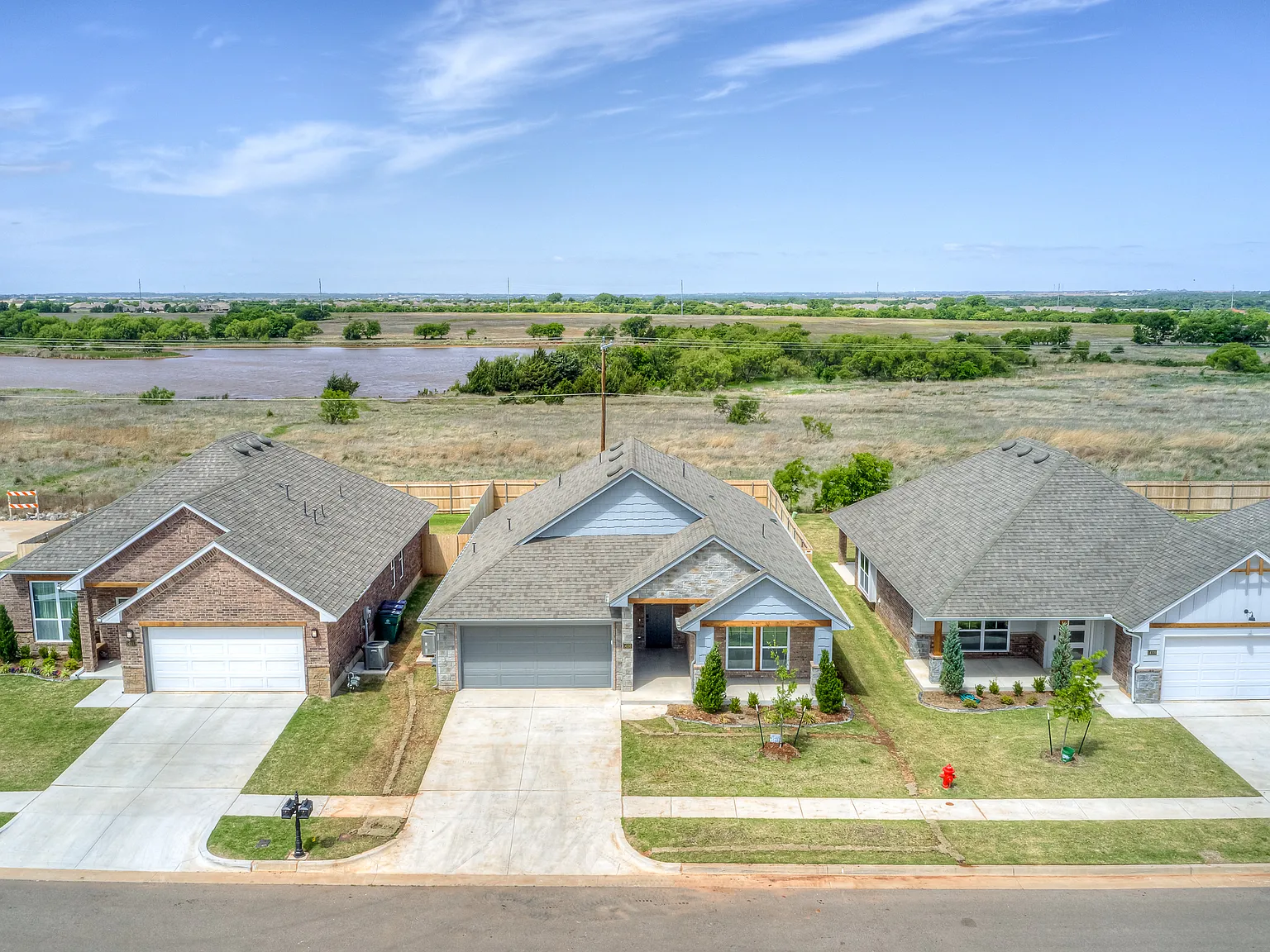 3 bed, 1689 sqft, $1,895 — Photo 3