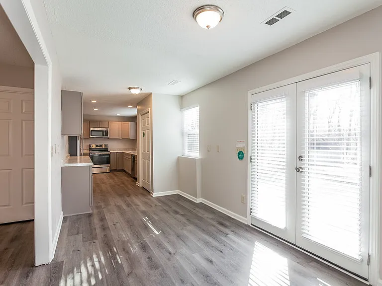 2341 Castlecomer Dr — Photo 7
