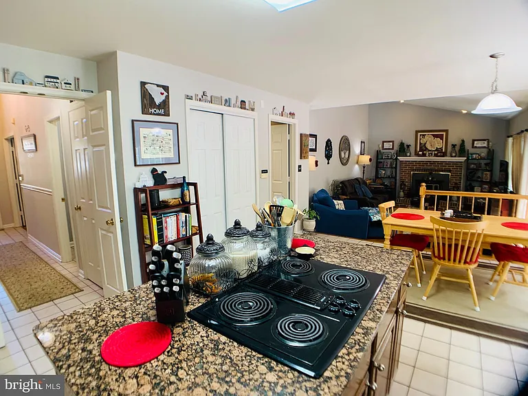 8604 Oak Chase Cir — Photo 21