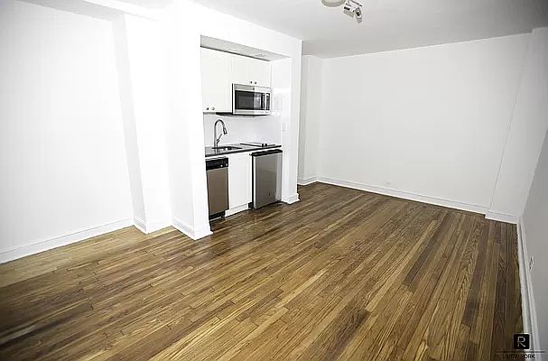 1st image of 25 Tudor City Pl APT 2109