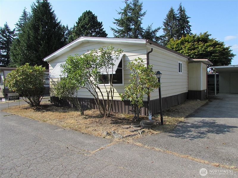 2nd image of 11424 36th Drive NE #97