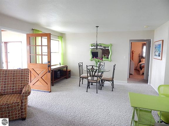 5th image of 4209 Buena Vista Dr