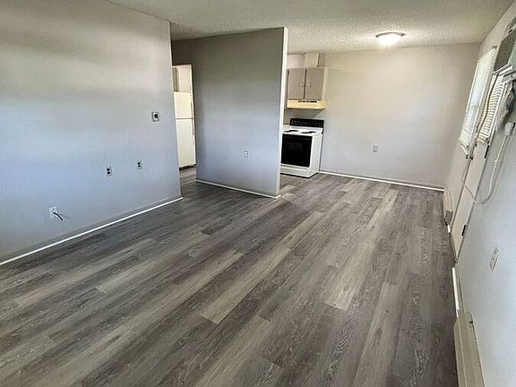 2nd image of 406 4th St SE #1C