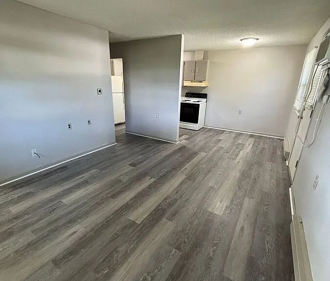406 4th St SE #1C — Photo 2