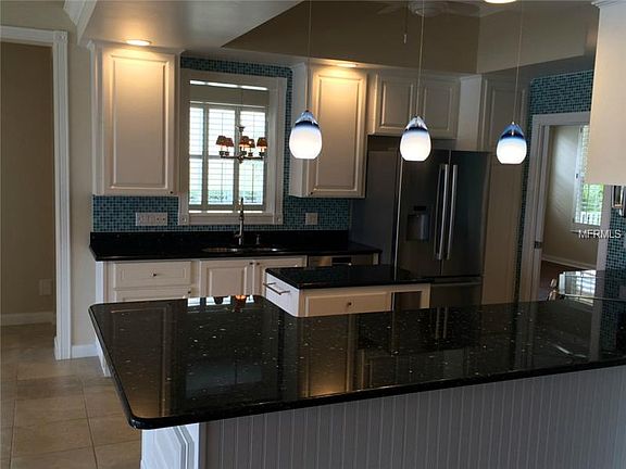 4th image of 5924 Mariposa Ln