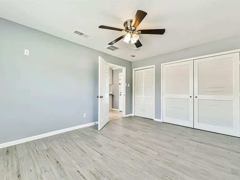 938 Vivian Ave — Photo 14