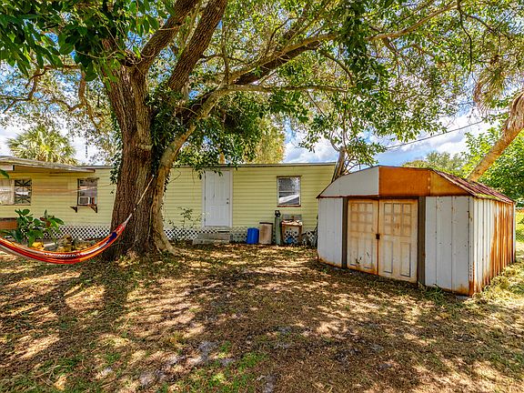 4th image of 5009 Deanna Lane
