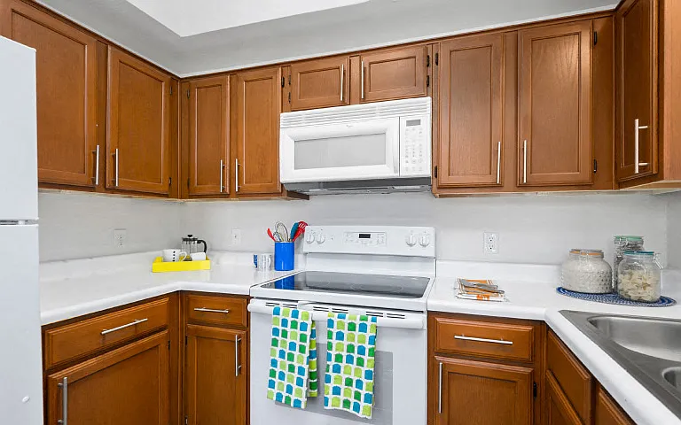 Lanesborough Apartments — Photo 26