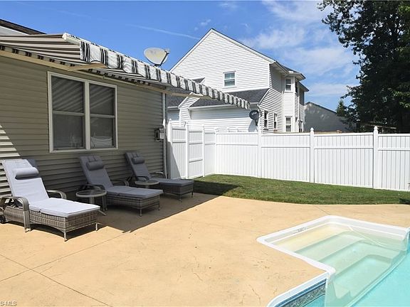 5th image of 417 Pemberton Dr