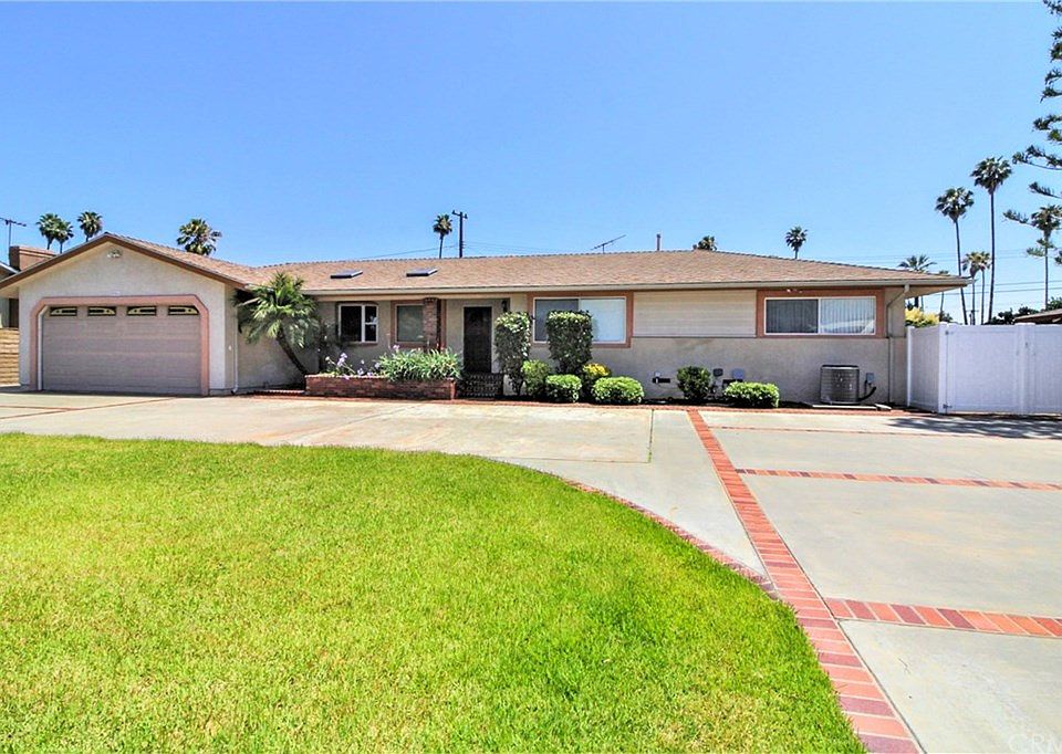 1st image of 9562 Orangewood Ave