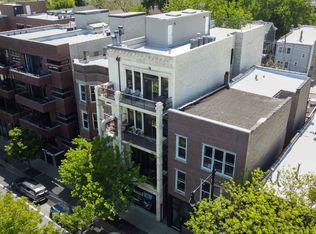 1933 W Irving Park Rd APT 4, Chicago, IL 60613