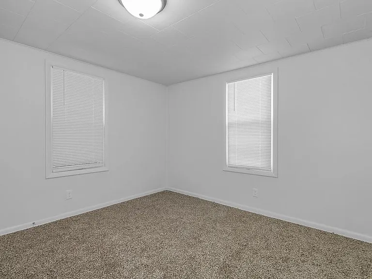 1378 Cherry Ave NE — Photo 10
