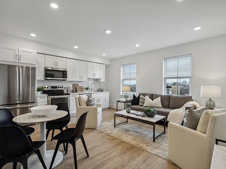 1201 W Girard Ave — Photo 18