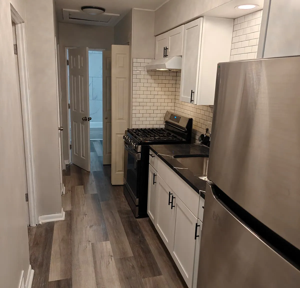 2 bed, 700 sqft, $1,950 — Photo 2