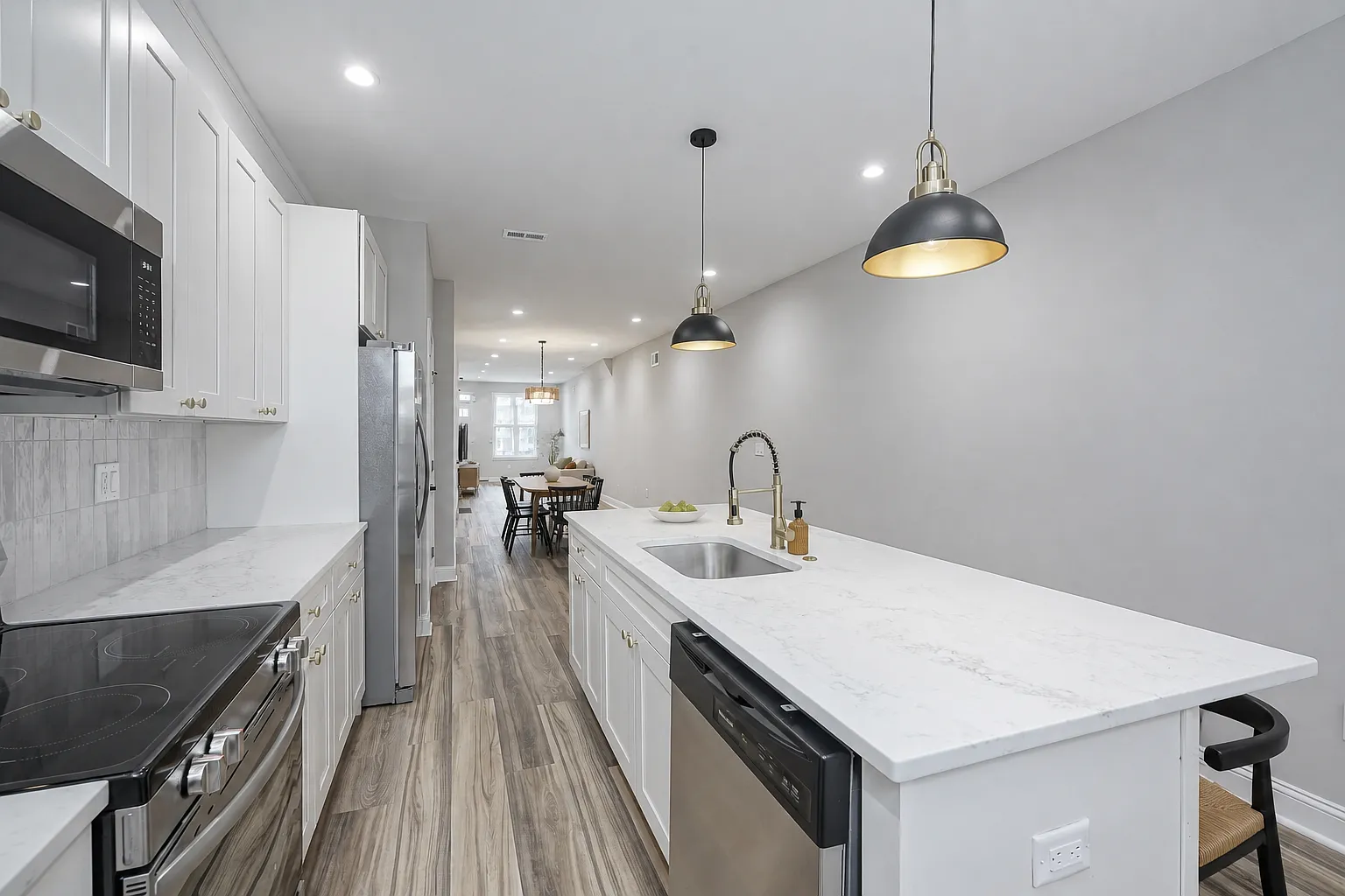 3 bed, 2.5 bath, 1500 sqft, $2,000 — Photo 4