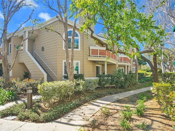 7281 Coho Dr Unit 206, Huntington Beach, CA 92648