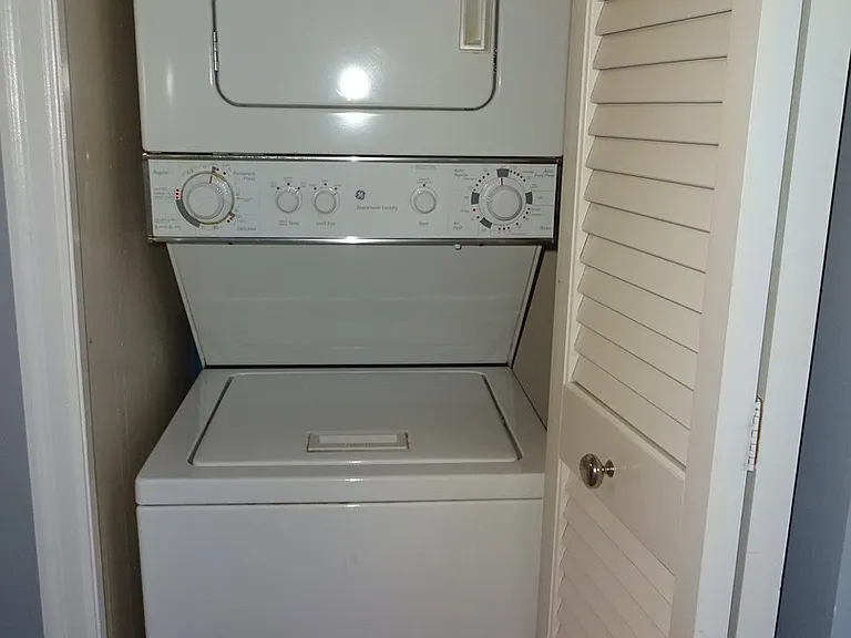 1301 N Courthouse Rd #1202 — Photo 7
