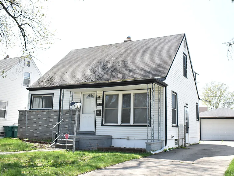7019 Cardwell St — Photo 2