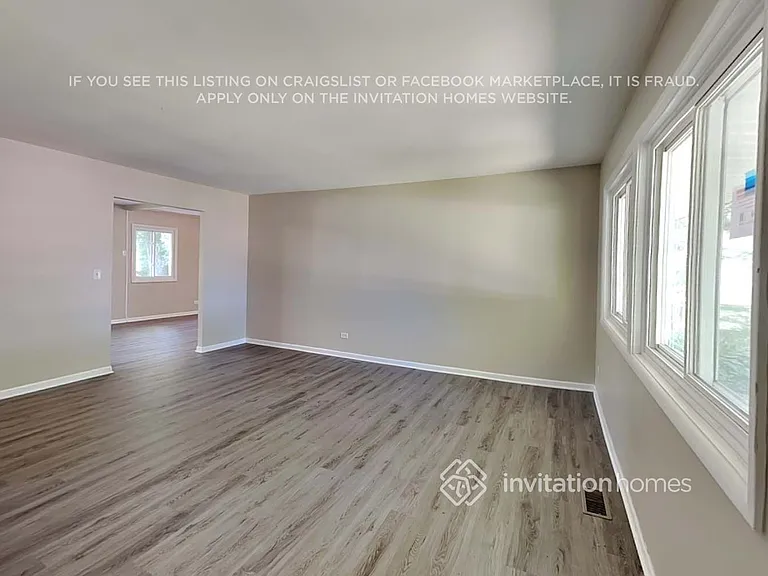 1875 N Newport Rd — Photo 5