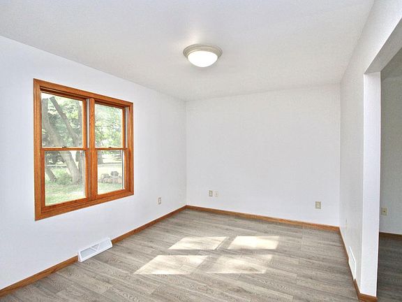 5th image of 4334 Fox Hills Dr