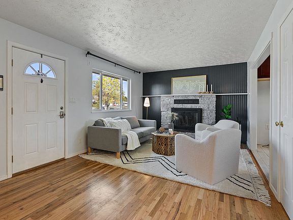 4th image of 3808 E Carlisle Ave