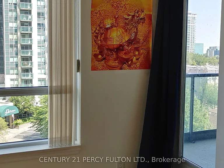 28 Harrison Garden Blvd #709 — Photo 14