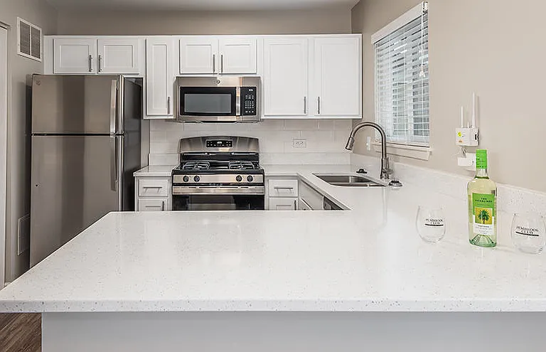 Pembrook Club Apartment Homes — Photo 2