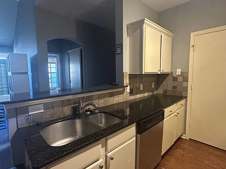 4230 NW Meadow Creek Cir #306 — Photo 2
