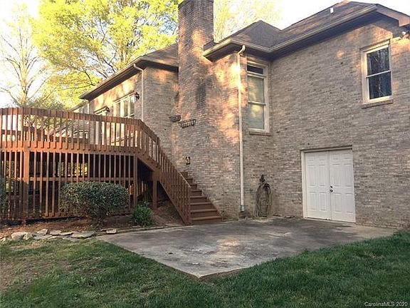 3rd image of 3017 Kern Dr