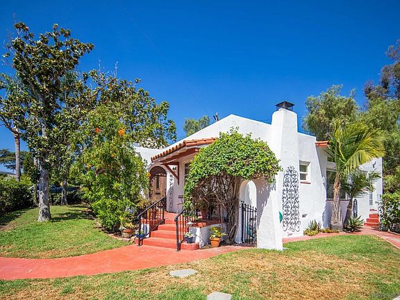 4th image of 2710 Chatsworth Blvd