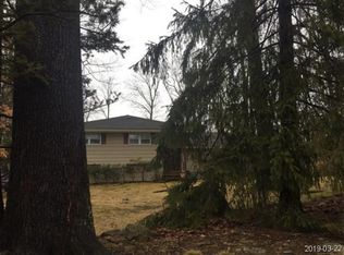 21 Stone Ledge Rd, Upper Saddle River, NJ 07458