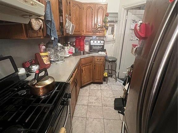 4th image of 5910 Beverley Rd