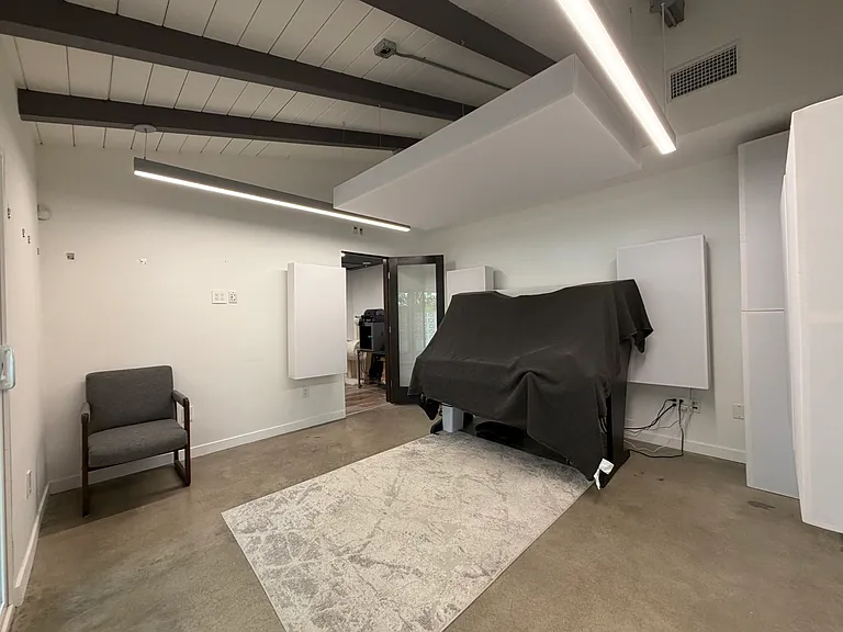 22701 Martha St — Photo 15