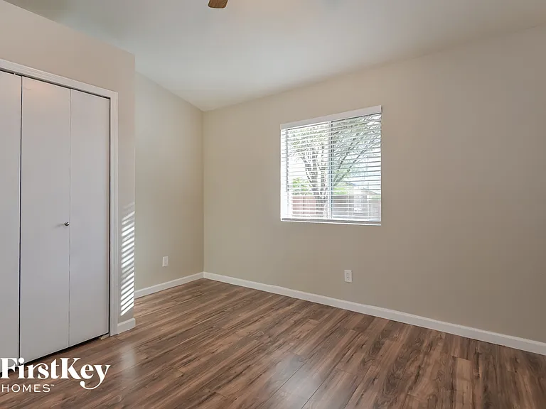 9550 E Caldwell Dr — Photo 10