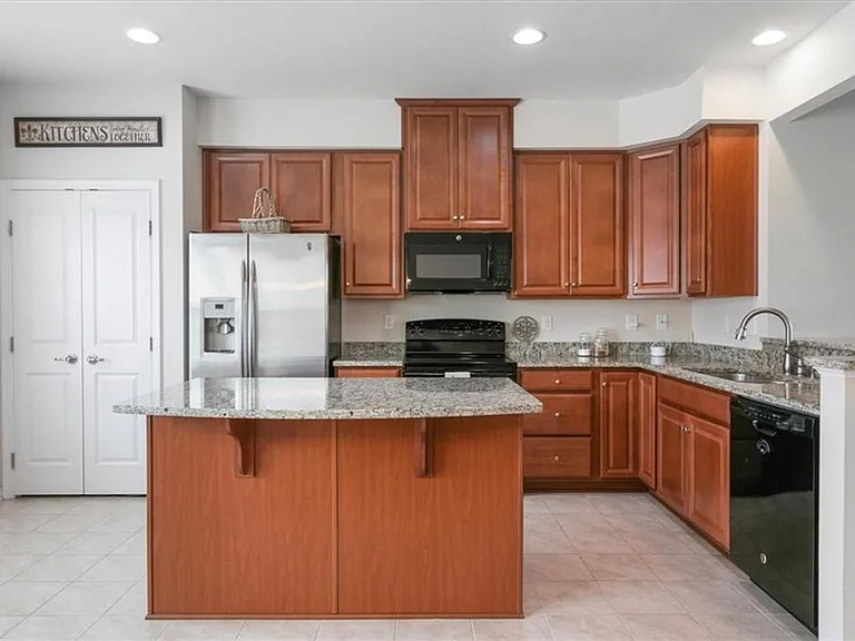 4002 Luminary Dr — Photo 15
