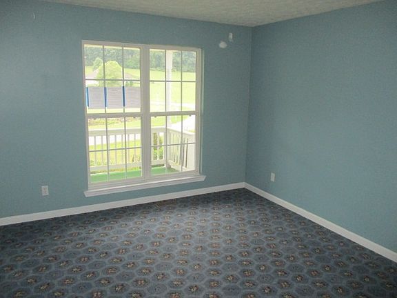 3rd image of 202 S Balthazar Dr