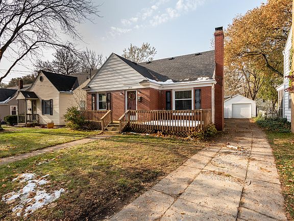 2nd image of 2433 Raymond Ave SE